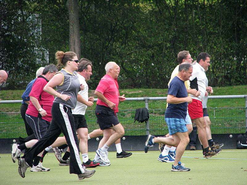 Alison and Gerry Toner in umpire fitness Test Neuss 2011